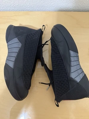Jordan 15 Retro Stealth Negro Rojo Universitario 2017 Talla 9.5 Para hombres Foto 1 de 4