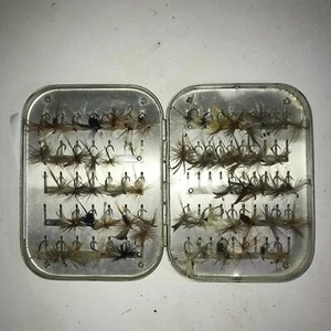 Antique Dry Fly Box with 67 hand tied flies from 1920s - Picture 1 of 11