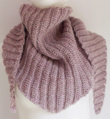 warmes flaches Schaltuch,altrosa-weiß meliert,Dreieckstuch, gehäkelt, Handarbeit - Bild 1 von 2