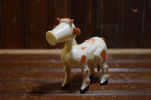 1972 FISHER PRICE AMAZING MOO COW ARTICULATED FIGURINE FARM ANIMAL PLAYSET 913 - Picture 1 of 11
