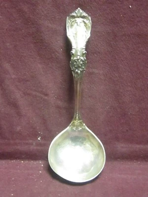 Cucharón de salsa borgoña Sterling Reed & Barton 6 1/2" 78 gramos sin monograma Foto 1 de 4