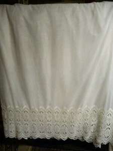 klassischer Tüll Store mit breiter hübscher Plauener Spitze 178cm x 260 cm - Bild 1 von 5