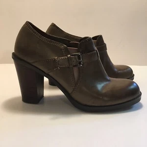 White Mountain Booties size 9 - Taupe With Buckle Detail - Great Pre-owned - Picture 1 of 8