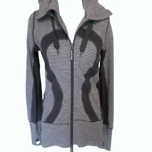 Lululemon Scuba Full-Zip Jacket Women's Size 4 Gray Striped Jacket Athleisure - Picture 1 of 12