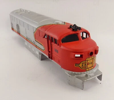 VTG / HO / UNBRANDED / DIESEL LOCOMOTIVE / SANTA FE #5028 / SHELL / PARTS / #2 - Image 1 of 4