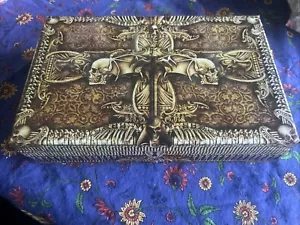 AVENGED SEVENFOLD HAIL TO THE KING LIMITED TREASURE CHEST BOX - Picture 1 of 7