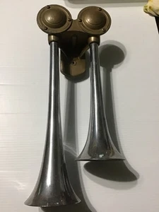 Vintage Doppel Lufthorn - Messing/Chrom Optik - 10 1/2” & 13” lang, Markenlos - Bild 1 von 11