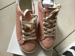 Bran New KURT Geiger Size 40 Nude Trainers - Picture 1 of 5