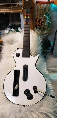 Nintendo Wii GIBSON Guitar Hero Les Paul senza fili. Ottime condizioni. Bianco - Immagine 1 di 4