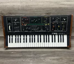 Moog Opus 3 Orchestral Synthesizer RARE *FOR PARTS OR REBUILD ONLY* - Picture 1 of 21