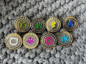 Complete 18 Gym badges Paldea Scarlet & Violet Pokemon Game Metal Pins Gold - Bild 1 von 10