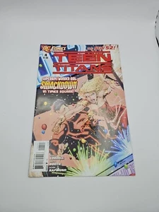 Teen Titans #4 Superboy/Wonder Girl ¡Smackdown en Times Square! - Imagen 1 de 3