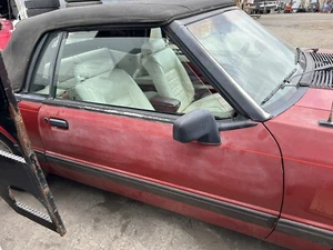 Left and Right Door from Ford Mustang 1989 LX, Convertible, Good Condition - Picture 1 of 2