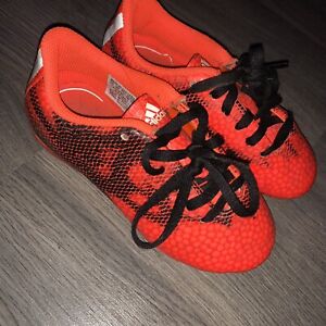 Adidas Boys Or Girls Youth Soccer Cleats. Size US 11 / EUR 28