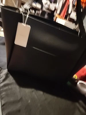 Bolso de mano Primark de cuero sintético para pasar la noche Foto 1 de 4