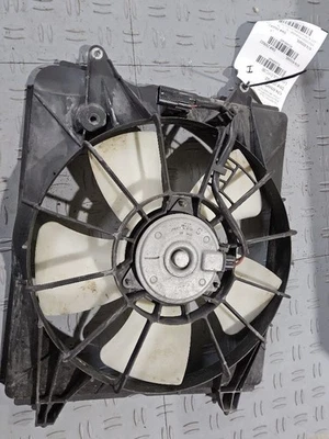 Conjunto de motor ventilador radiador Honda CR-V 2012-2014 LH 2,4 L se adapta al radiador Foto 1 de 4