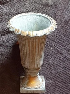 Pokal Amphore Vase Zement Antik Grünlich-Gold Deko Trockenblumen Bepflanzung - Bild 1 von 4
