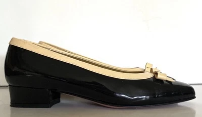 Zapatos de salón planos vintage Bruno Magli italianos negros crema charol lazo Foto 1 de 4