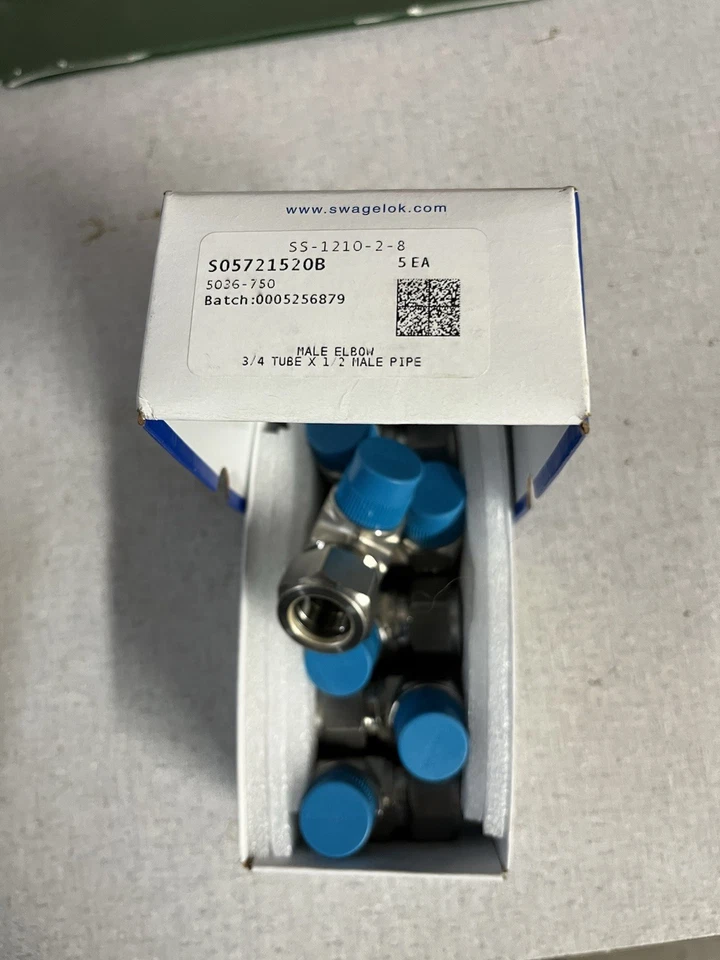 1- Conector de codo de acero inoxidable Swagelok, tubo de 3/4" x 1/2" MNPT, SS-1210-2-8 Foto 1 de 1