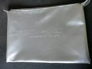 Flora - Mare: silbermetallic-farbene Kosmetiktasche, neu - Bild 1 von 3