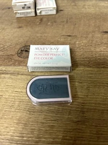 Polvo MARY KAY color de ojos perfecto .09 oz, nuevo en caja, verde azulado real - Imagen 1 de 3