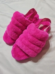 UGG Fluff Sì! Pantofole rosa caldo in pelle di pecora taglia 2 US Slides - Foto 1 di 4