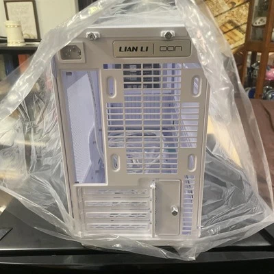 Discover Lian Li A3 mATX Micro Chassis - Image 1 of 4