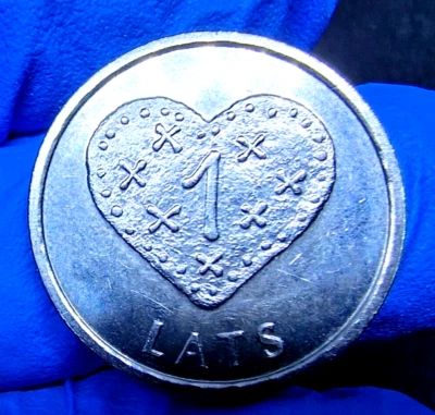 Latvia 2011 - Coin 1 Lats - aUNC - Latvijas Repubika - Heart Nice Issue - Image 1 of 3