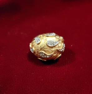 VINTAGE GOLD TONE DOME RHINESTONE PAISLEY RING SIZE 6 FREE SHIPPING - Picture 1 of 3