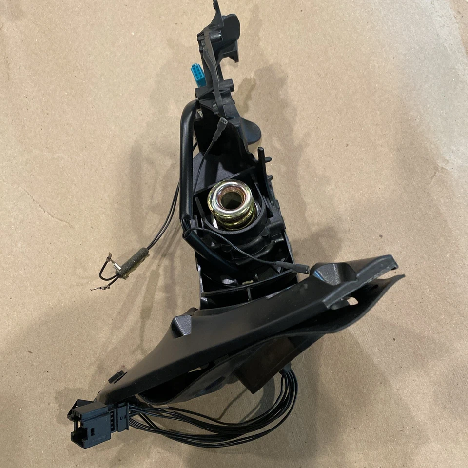 Genuine Mercedes RH Door Mirror Base 208-810-20-76  -Fits Mercedes CLK320 & More - Image 1 of 4