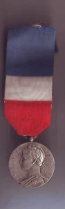 antique labour medal - - Picture 1 of 1