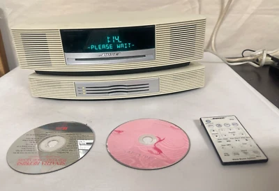 Paquete de sistema de música Bose Wave - Cambiador de CD múltiple Bose Wave - Radio AM/FM - Remoto Foto 1 de 4