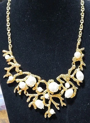 NUEVO Collar Talbots Grueso Perla Coral Rama Distintivo Tono Dorado Verano $79 Foto 1 de 4