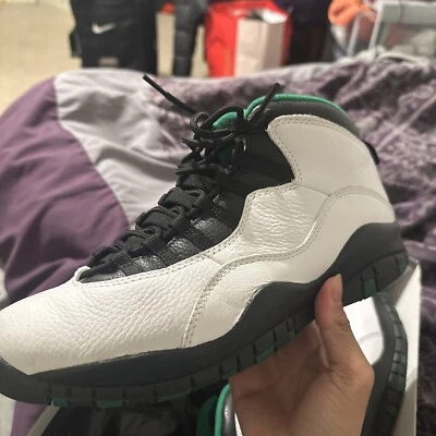 Talla 10 - Air Jordan 10 Retro 2019 Seattle Foto 1 de 4