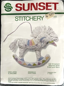 Vintage Sonnenuntergang Crewel Stickerei 3D Ornament Kit Schaukel Schneeflocke Einhorn 4" Neu in Verpackung - Bild 1 von 3