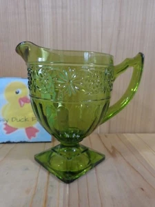 Vintage Indiana Creamer GREEN GLASS Daisy Floral Design Square Pedestal - Picture 1 of 6