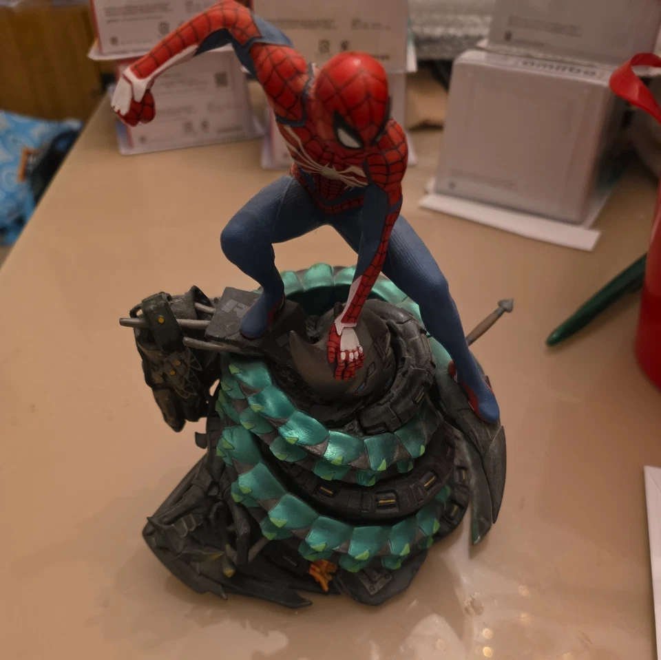 RARA Estatua Marvel’s Spider-Man Edición Coleccionista Foto 1 de 4