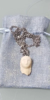 Mia interpretazione della Signora di Brassempouy in Osso di Bovino scolpito. - Immagine 1 di 4