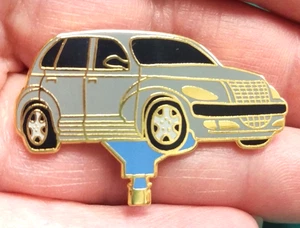 Collectible PT Cruiser Hot Air Balloon Pin Chrysler PT Cuiser balloon Pinback 1" - Picture 1 of 4