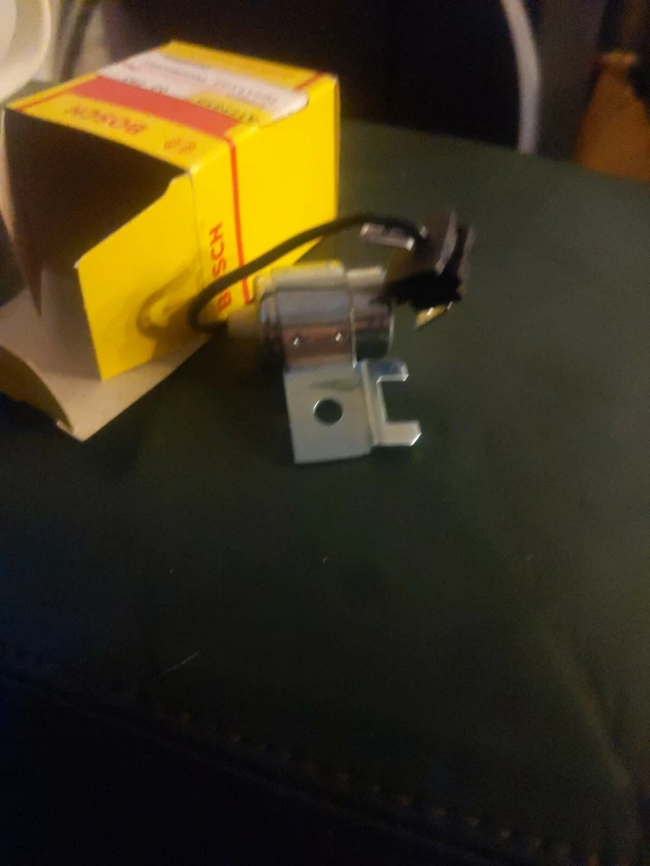 Condensador de encendido Bosch 1237330295 OEM Audi 100, Volkswagen, Volvo, etc. Foto 1 de 1