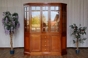 Nr.1646 Form Exclusiv Wien Rubin Vitrine Schrank Kirschbaum Teilmassiv  - Bild 1 von 11