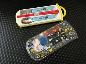 AUTHENTIC PEANUTS SNOOPY BEAGLE CHARLIE BROWN HUG CHOPSTICKS FORK SPOON UTENSIL - Picture 1 of 2