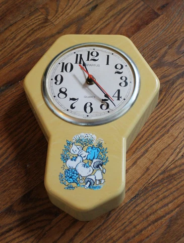 Mid Century Clock Spartus Kitchen Wall Mushrooms Veggies Made USA VintageYellow Cover