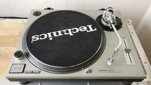 Technics 1200 mk2 - Picture 1 of 4