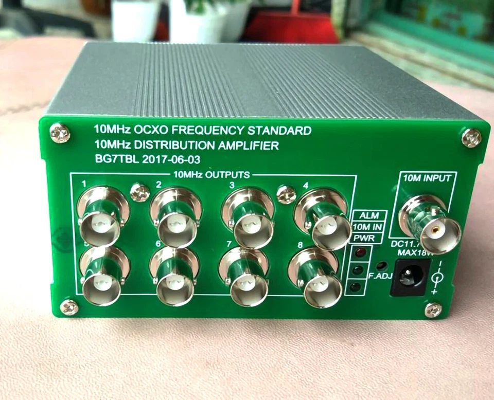 10MHz Distribution Amplifier Built-in OCXO Frequency Standard 8 Port Outputz - Image 1 of 4