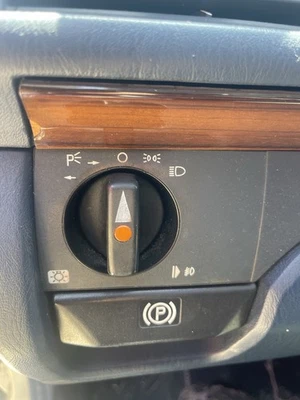 Botón interruptor control faros mercedes-benz clase e w124 300e 1990-1993 Foto 1 de 4