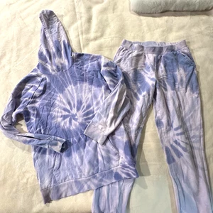 Felpa con cappuccio e felpa More Than Magic viola tie dye set lounge ragazze giovani bambini - Foto 1 di 4