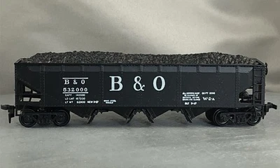 Athearn - Baltimore & Ohio - 40' Quad Hopper w/Load # 532000 - Image 1 of 4