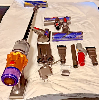 Dyson V12 Detect Slim Absolute Kabelloser Staubsauger - Nickel Satin Gelb... - Bild 1 von 4