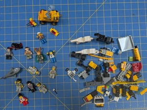 Lego Pferde Mini Figuren Lot 10 Minifiguren Western Fahrzeug Räder Kazi Hai - Bild 1 von 9